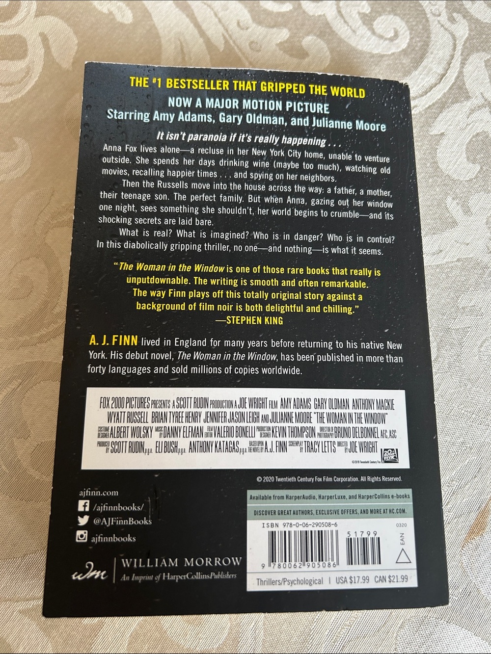 Book Bundle Paperbacks - Picture 5 of 7